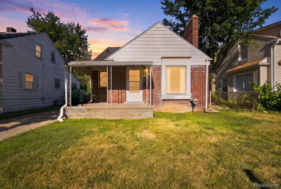 22845 Melrose Avenue, Eastpointe, MI 48021 - #2