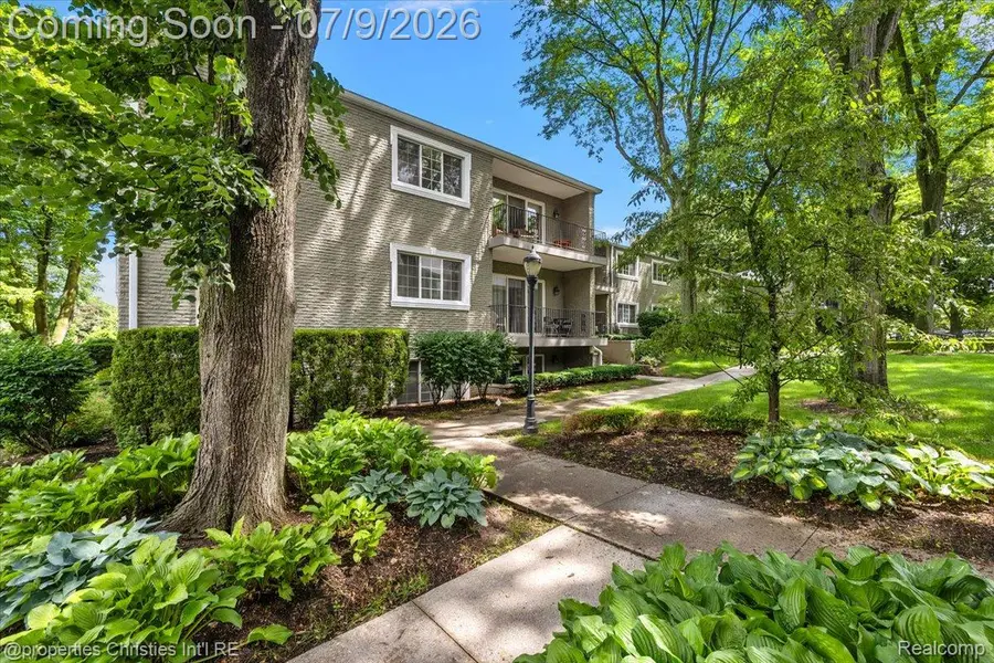 1113 N Old Woodward Avenue #34, Birmingham, MI 48009 - #2