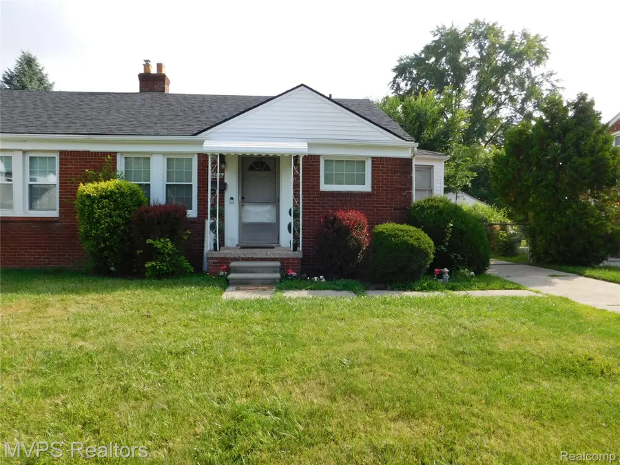 18557 Roscommon Street, Harper Woods, MI 48225 - #2