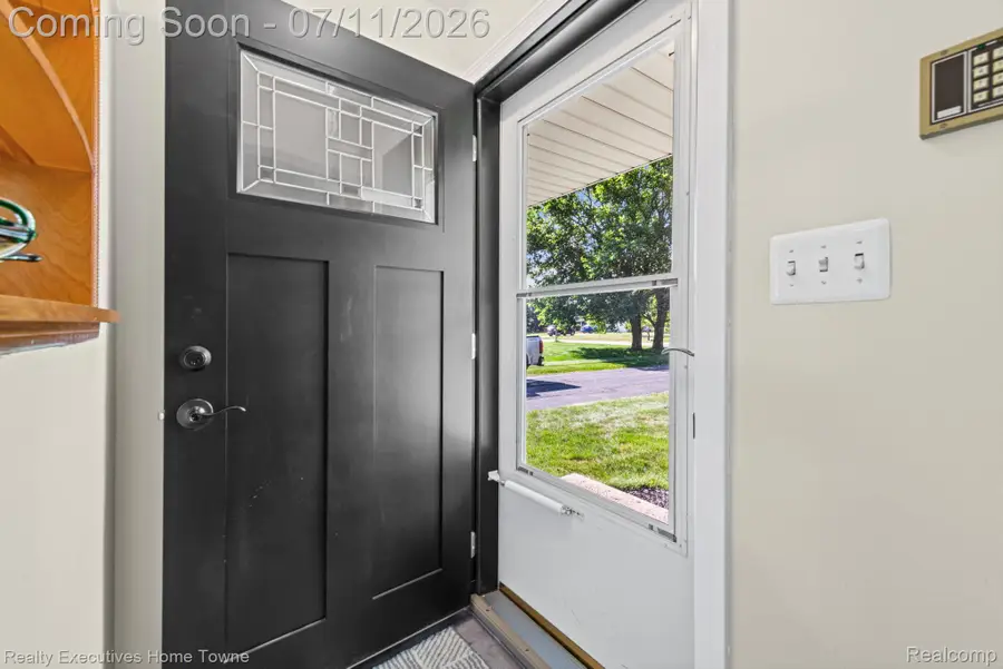 5615 Althea Street, Utica, MI 48316 - #2