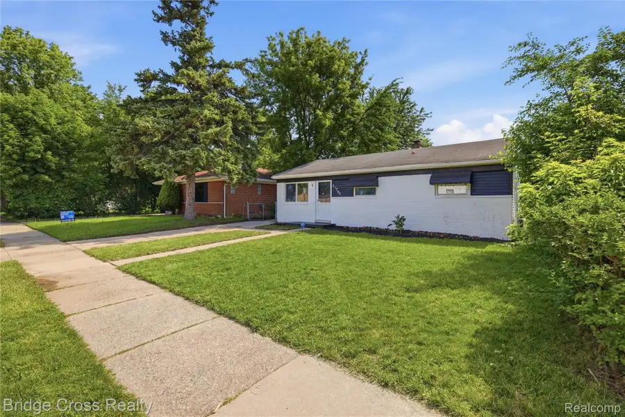 21740 Wellington Avenue, Warren, MI 48089 - #2