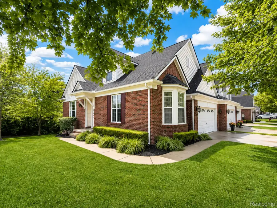 41544 Oconnor Lane, Novi, MI 48377 - #3