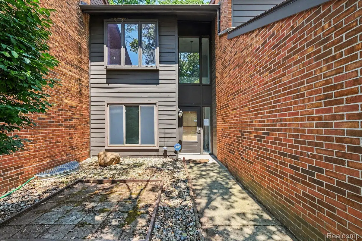 2056 Walden Court, Flint, MI 48532 - #1