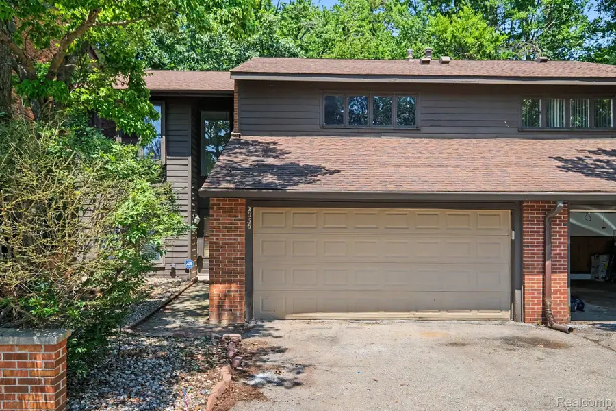 2056 Walden Court, Flint, MI 48532 - #2