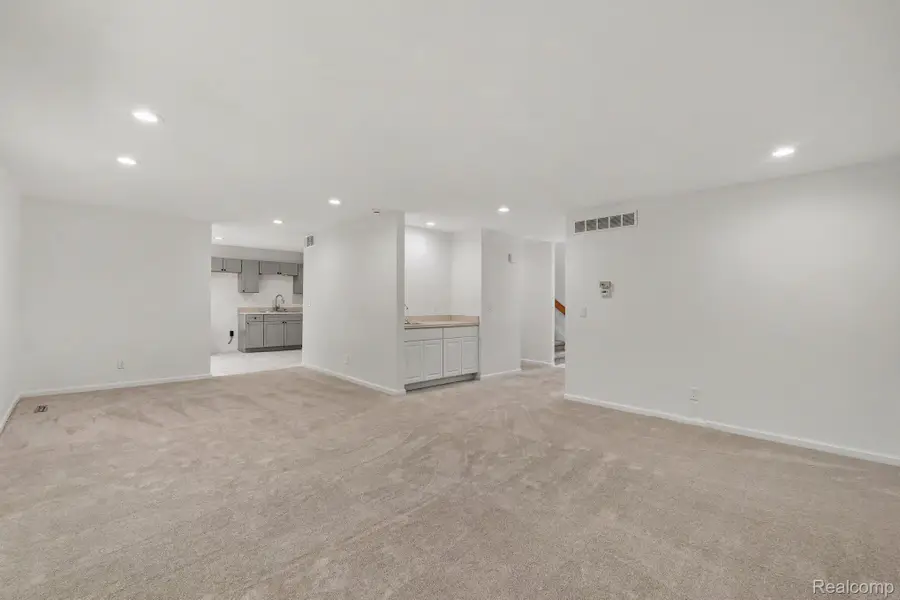 2056 Walden Court, Flint, MI 48532 - #3