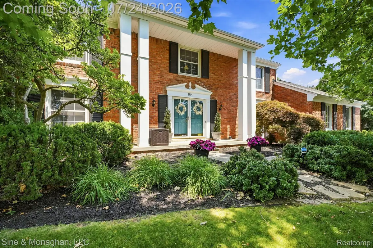 5505 Old Carriage Lane, West Bloomfield, MI 48322 - #1
