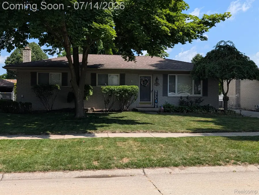 14215 Alpena Drive, Sterling Heights, MI 48313 - #2