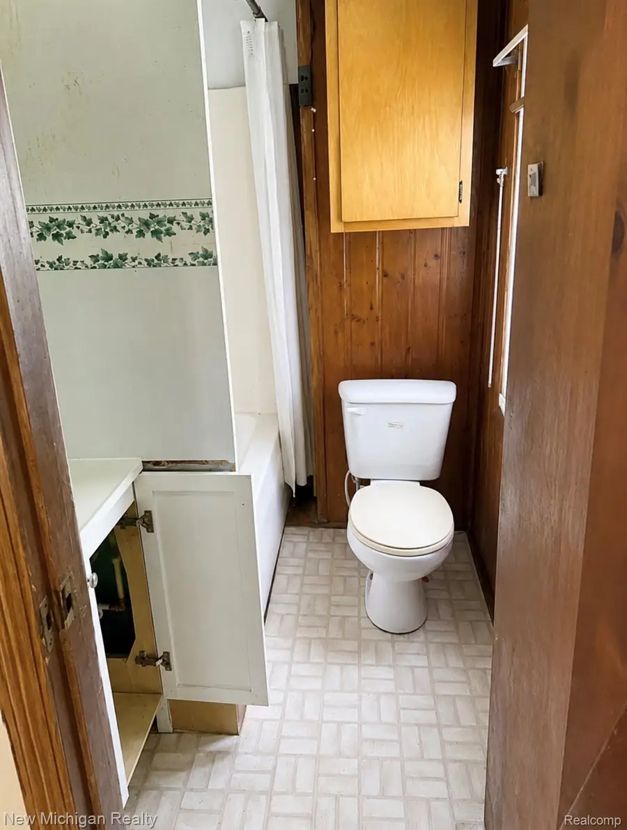 282 Hickory Street, Gladwin, MI 48624 - #2