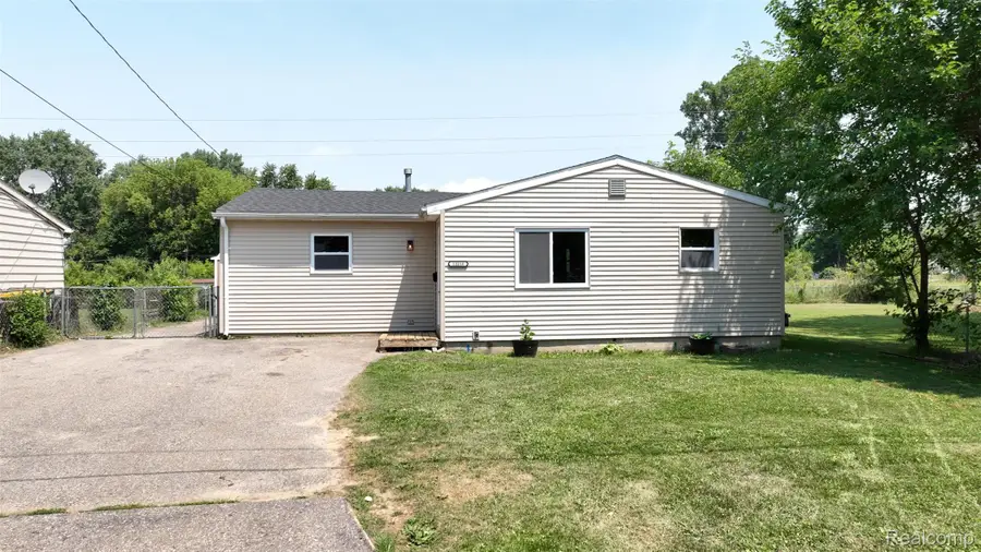 12210 W Washington Avenue, Mount Morris, MI 48458 - #3