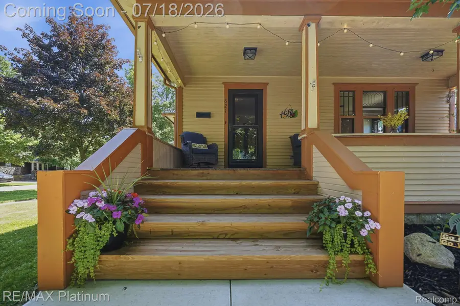 621 N Court Street, Howell, MI 48843 - #2