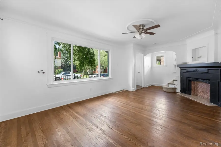 957 Winchester Avenue, Lincoln Park, MI 48146 - #3