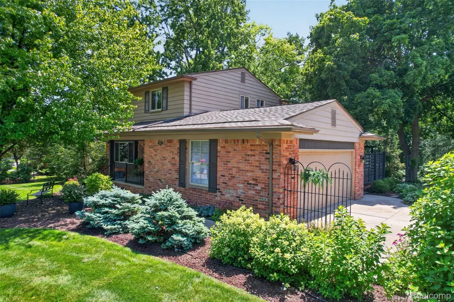 2125 Avoncrest Drive, Rochester Hills, MI 48309 - #2