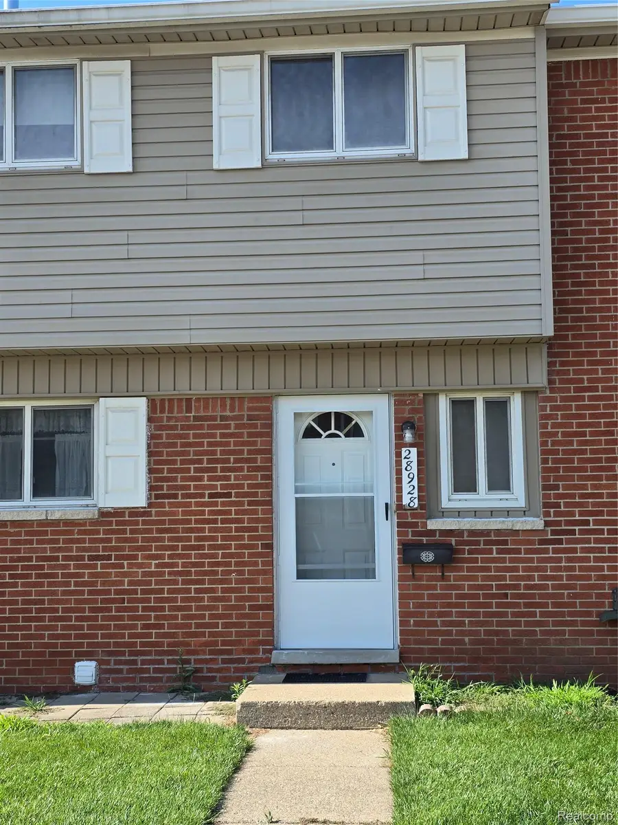 28928 Manchester Street, Westland, MI 48185 - #2