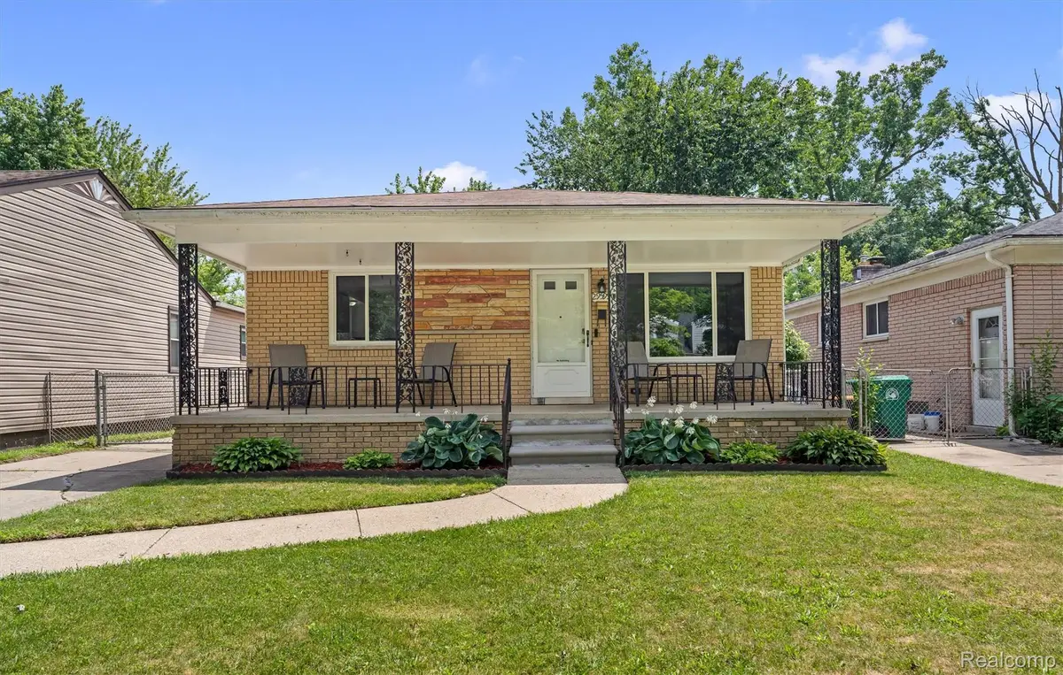 29599 Balmoral Street, Garden City, MI 48135 - #1