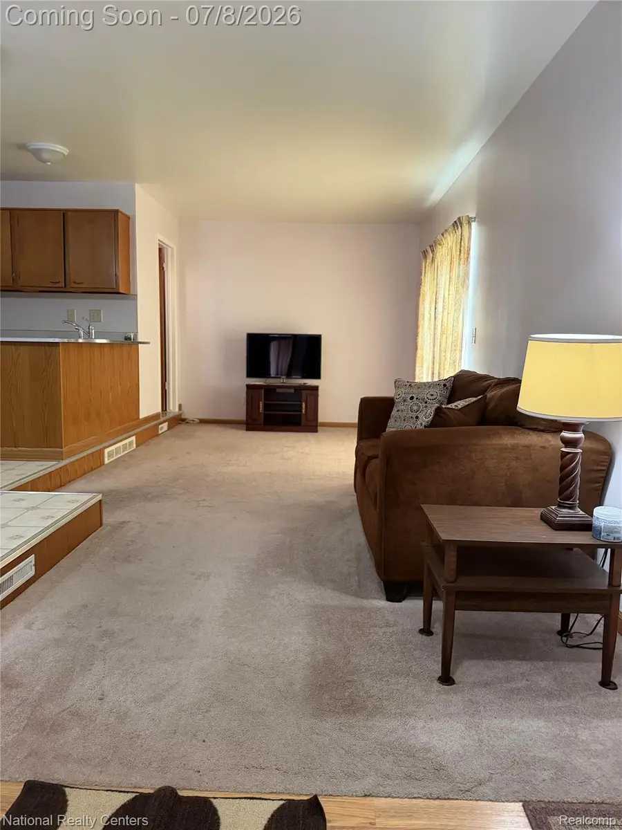 14400 Stonehouse Avenue, Livonia, MI 48154 - #3