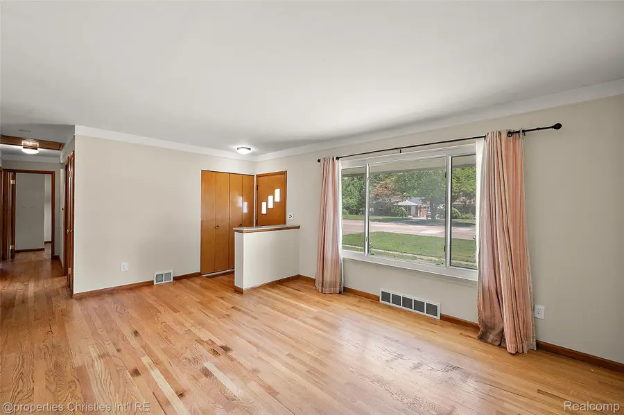 9961 Merriman Road, Livonia, MI 48150 - #3