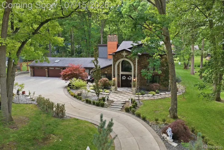 1258 Priscilla Lane, Rochester Hills, MI 48309 - #2