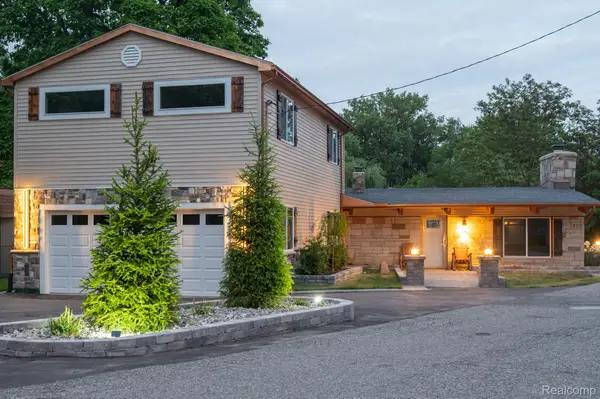 375 Lamothe Drive, Waterford, MI 48327