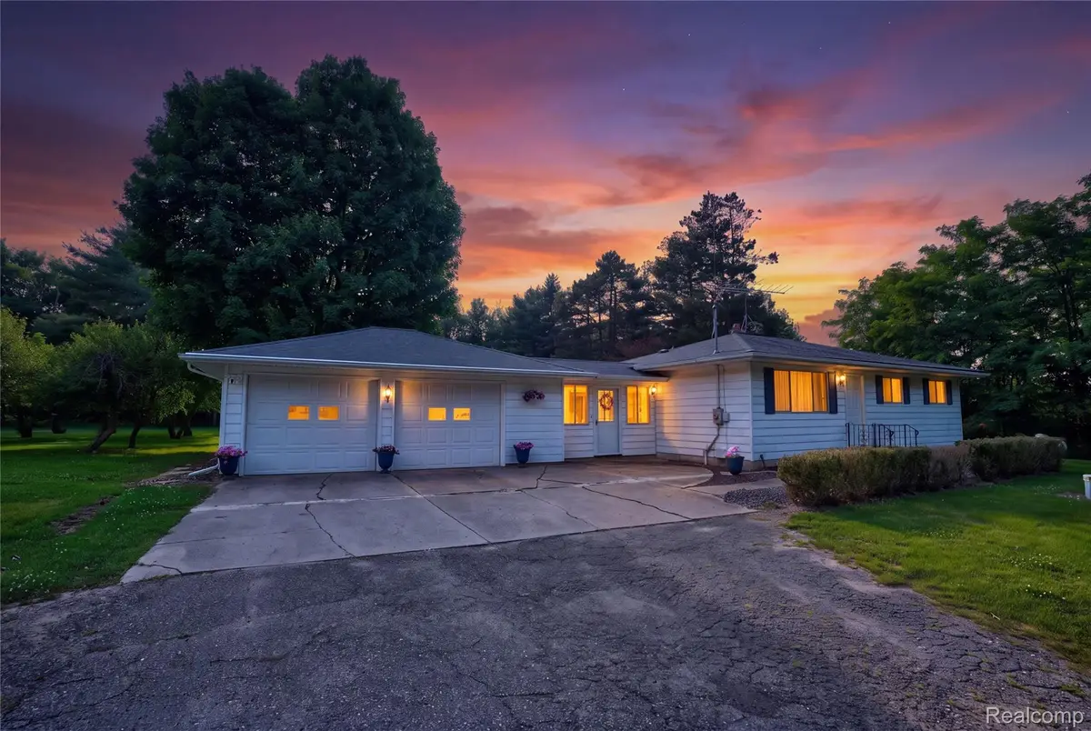 1715 N Oxford Road, Oxford, MI 48371 - #1