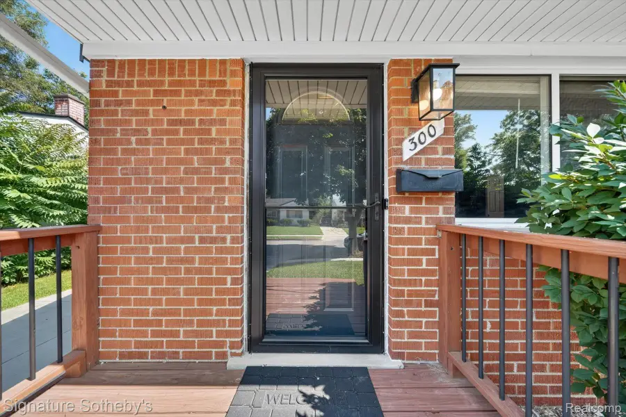300 W Yale Avenue, Pontiac, MI 48340 - #3