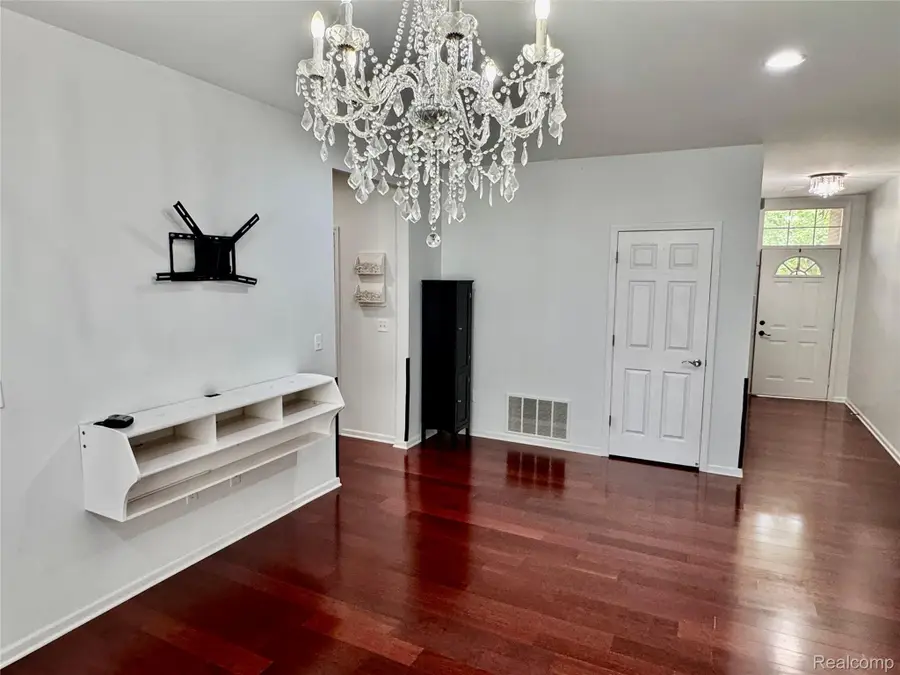 14466 Shadywood Drive, Sterling Heights, MI 48312 - #3