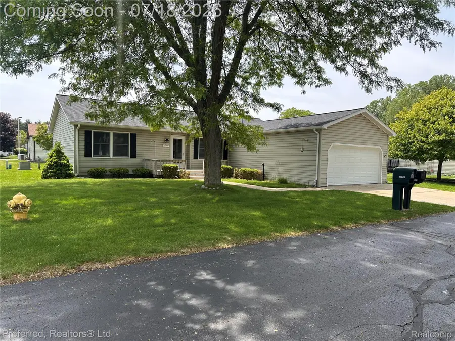 38537 Chestnut Lane, Westland, MI 48185 - #2