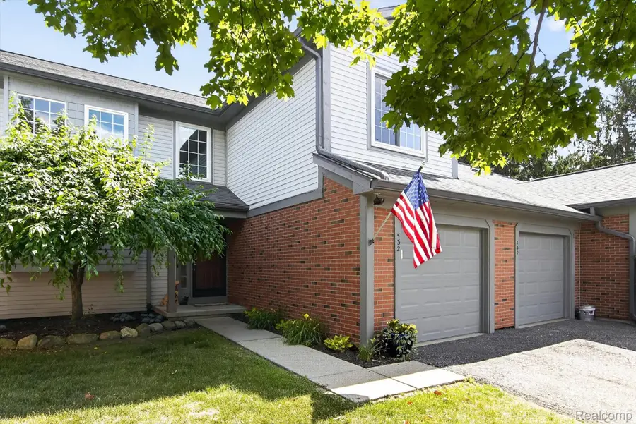 532 Winwood Circle, Walled Lake, MI 48390 - #2