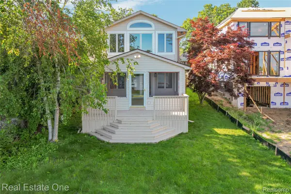 9047 Gale Road, WhiteLake, MI 48386