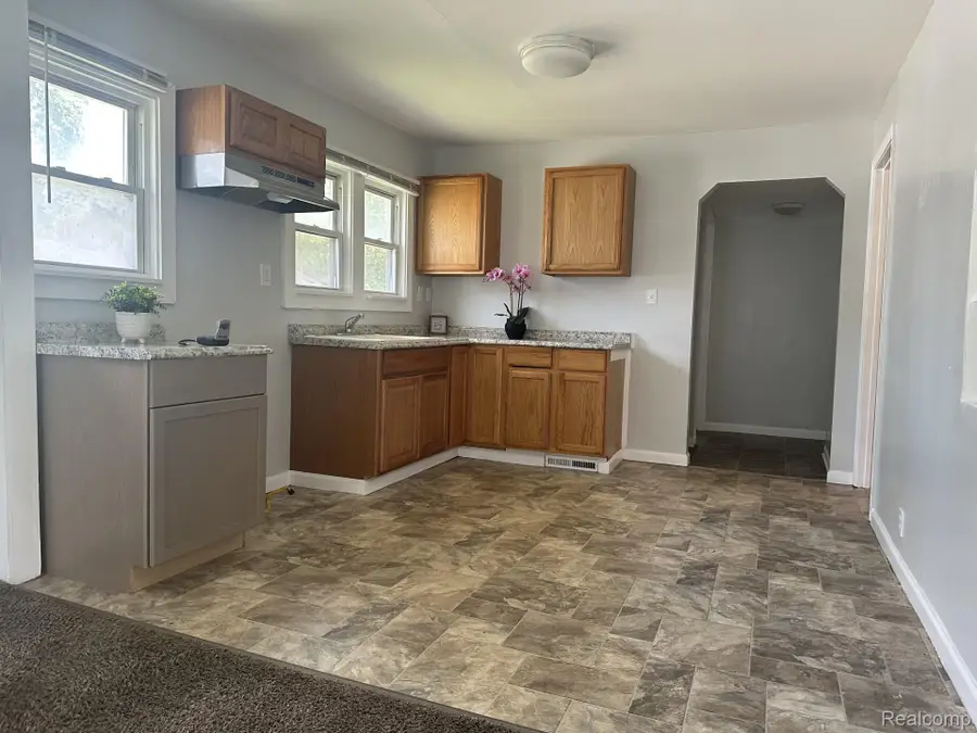3241 Shaw Street, Burton, MI 48529 - #2
