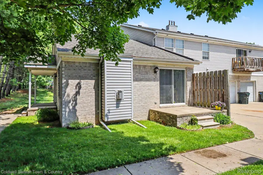 47083 Auburn Court, Utica, MI 48317 - #3