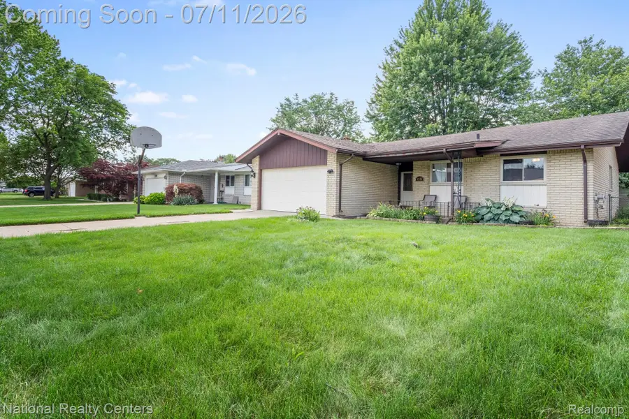 12156 Corvair Drive, Sterling Heights, MI 48312 - #2