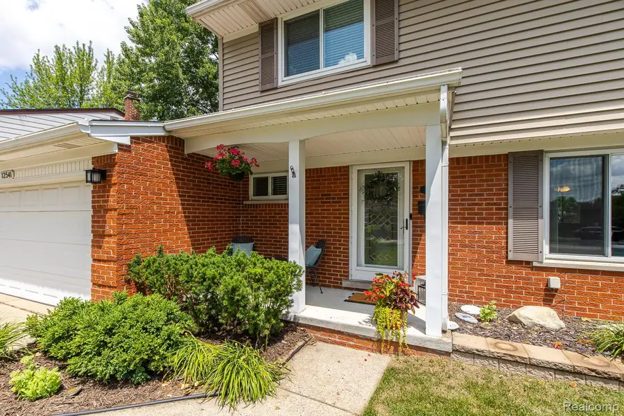12541 De Cook Drive, Sterling Heights, MI 48313 - #2