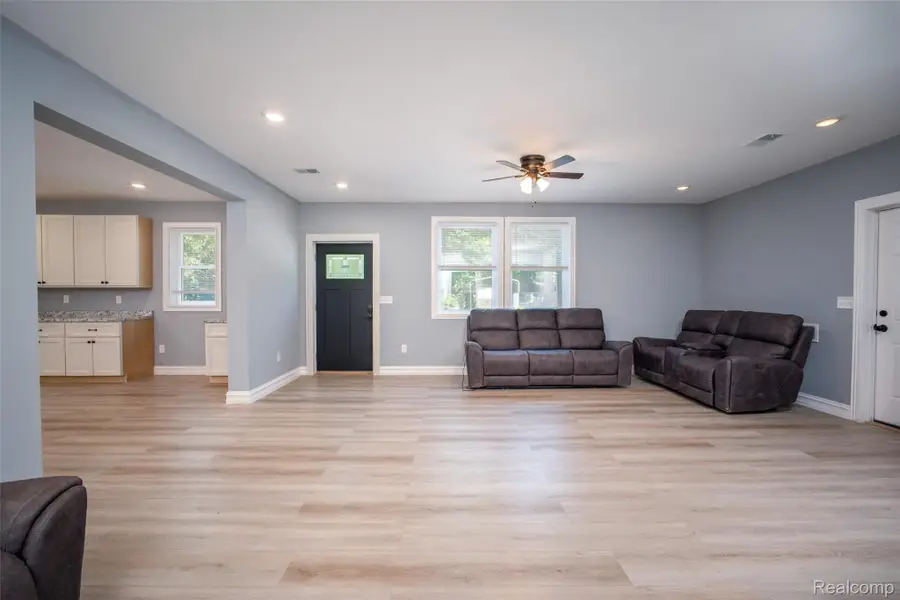 206 Joliet Avenue, Houghton Lake, MI 48629 - #3