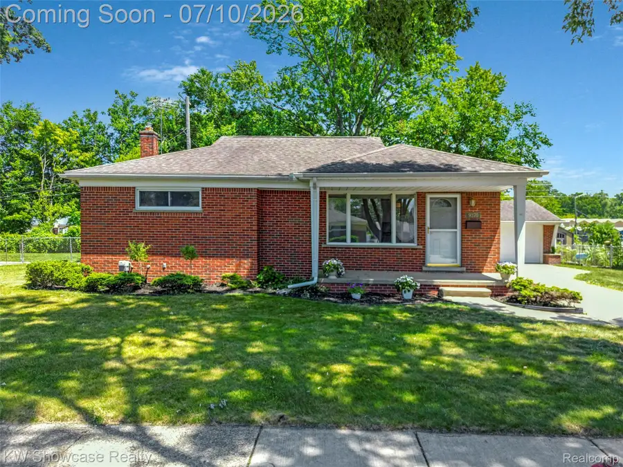 9370 Gillman Street, Livonia, MI 48150 - #2