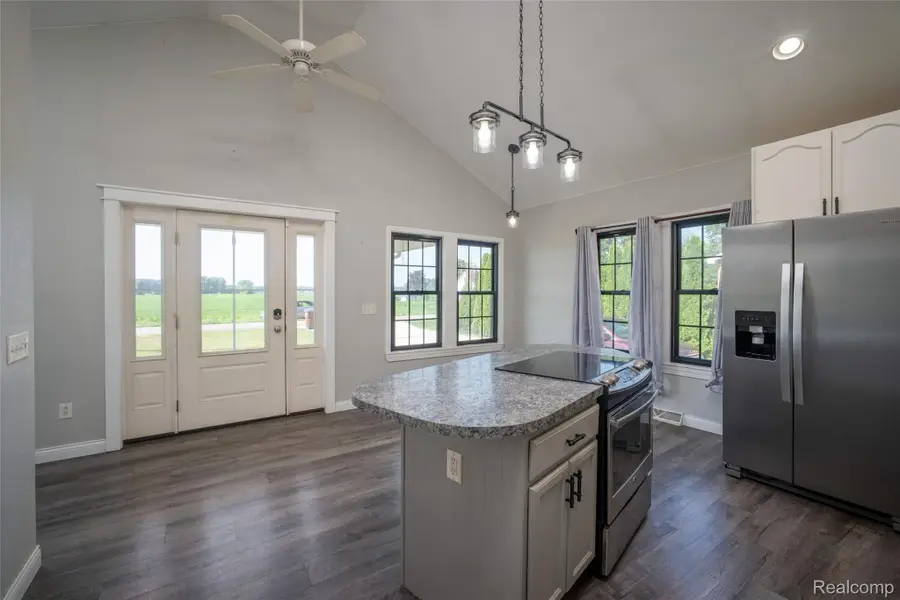 354 W Erie Road, Temperance, MI 48182 - #2
