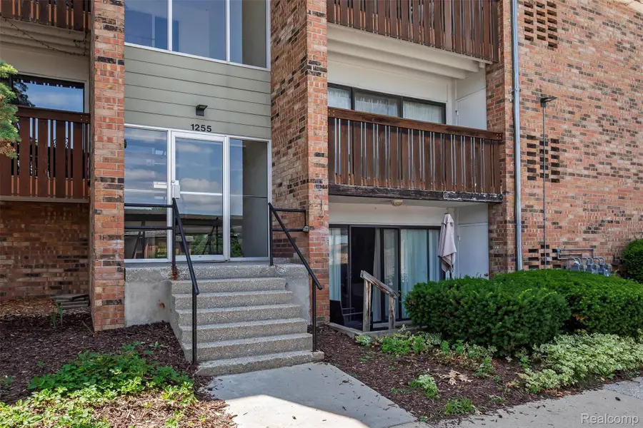 1255 S Maple Road #101, Ann Arbor, MI 48103 - #2