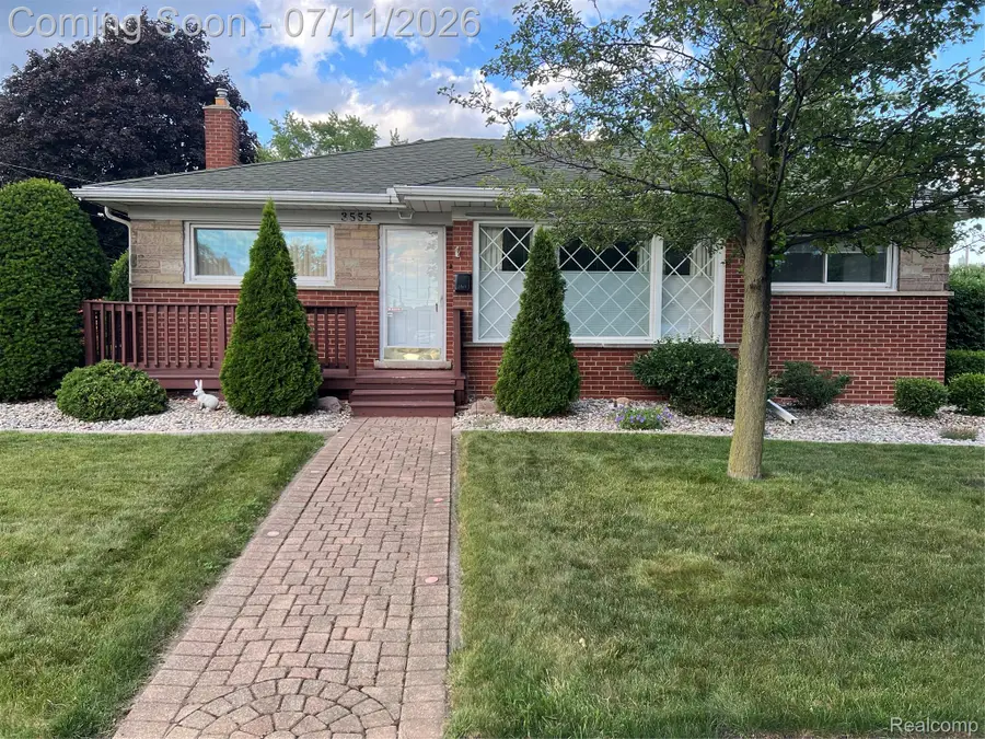 3555 Syckelmoore Street, Trenton, MI 48183 - #2