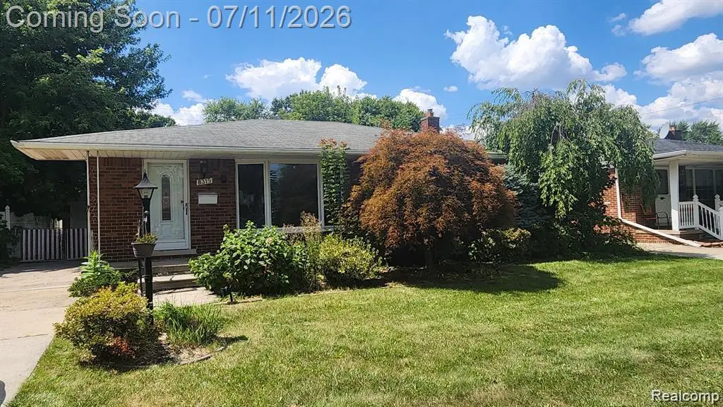 8315 Arnold Street, Dearborn Heights, MI 48127 - #1