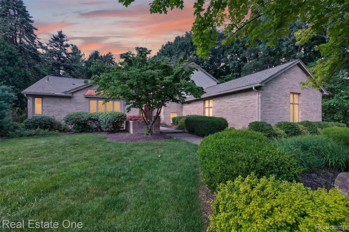3400 Wedgewood Drive, Rochester Hills, MI 48306 - #1