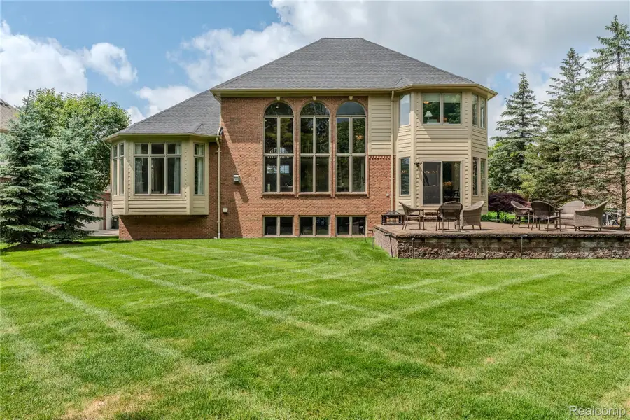 819 Majestic Drive, Rochester Hills, MI 48306 - #2