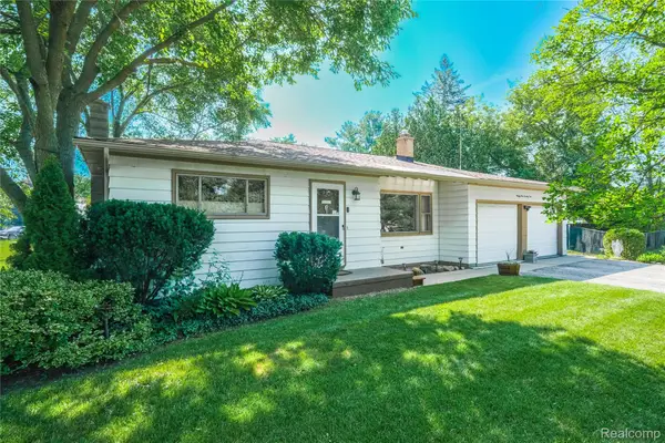 9175 Bernice Drive, Pinckney, MI 48169