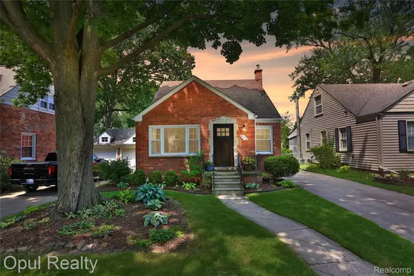 905 Forestdale Road, RoyalOak, MI 48067