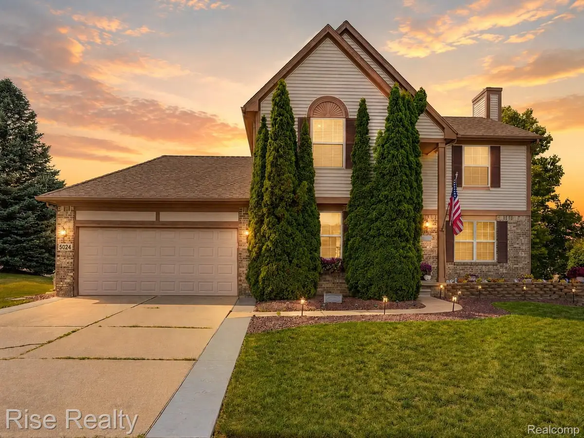 8324 Sherwood Drive, Grand Blanc, MI 48439 - #1