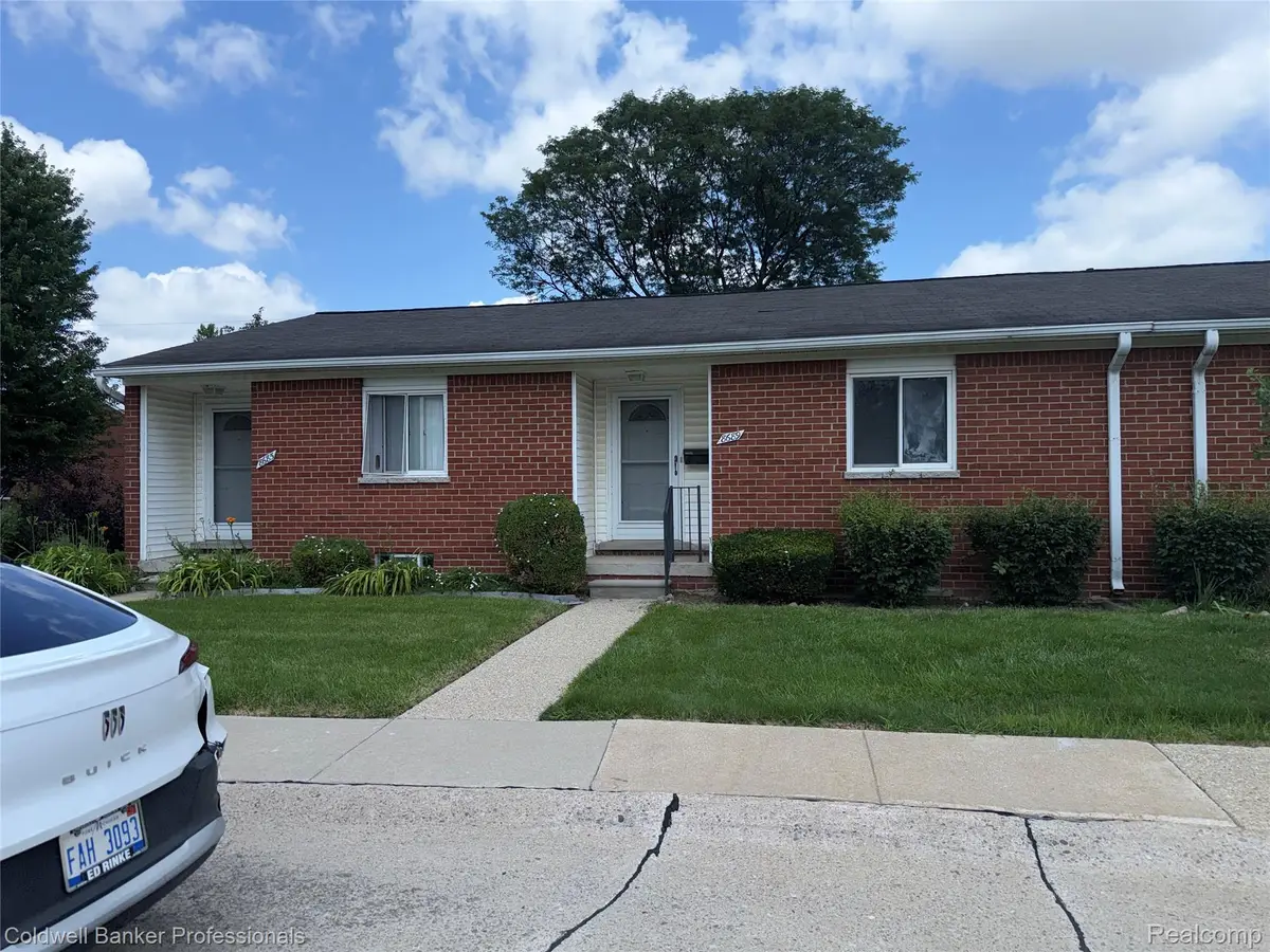 8689 Sterling Street, Center Line, MI 48015 - #1