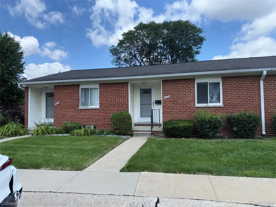 8689 Sterling Street, Center Line, MI 48015 - #2