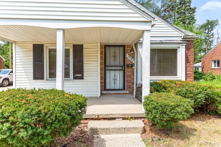 19789 Plainview Avenue, Detroit, MI 48219 - #2