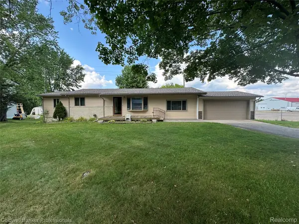 68 Plum Creek Road, Lapeer, MI 48446
