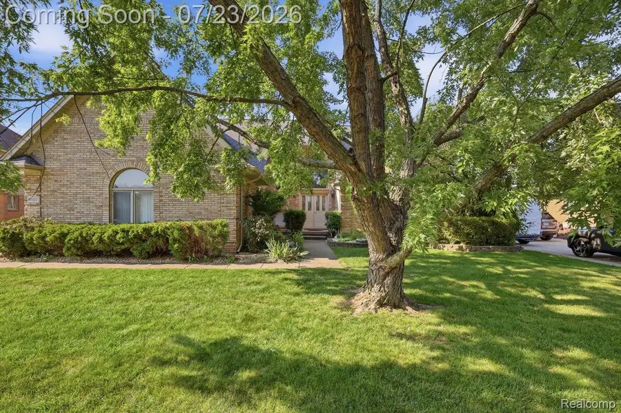 15127 Meadowfield Drive, Utica, MI 48315 - #3