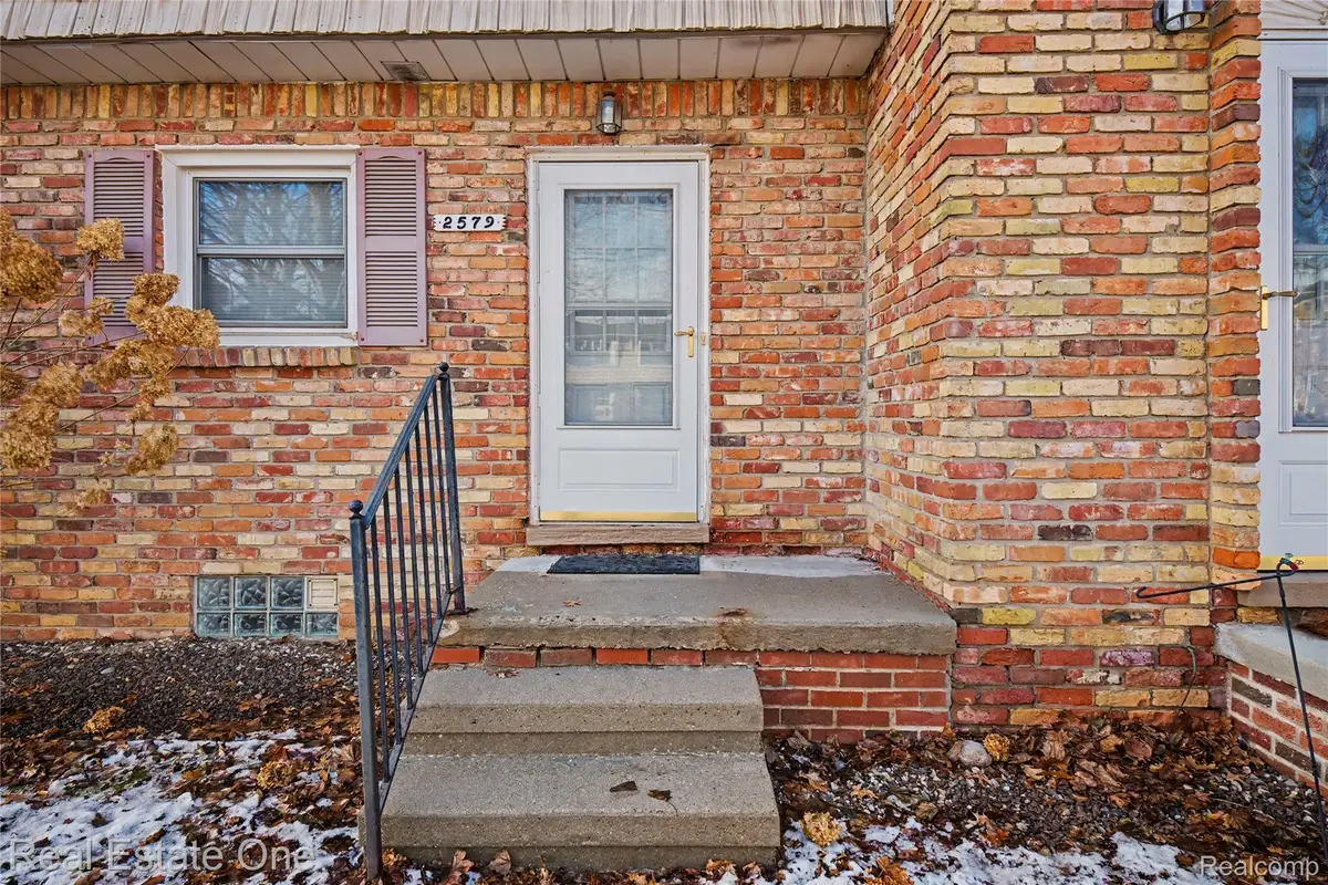 2579 Kingstowne Drive, Commerce, MI 48390 - #1