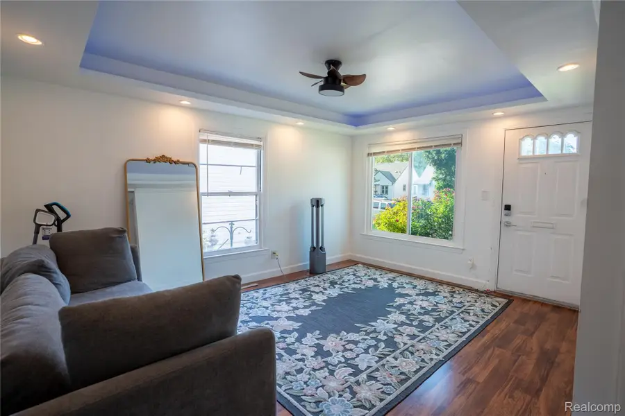 21501 Carlysle Street, Dearborn, MI 48124 - #3